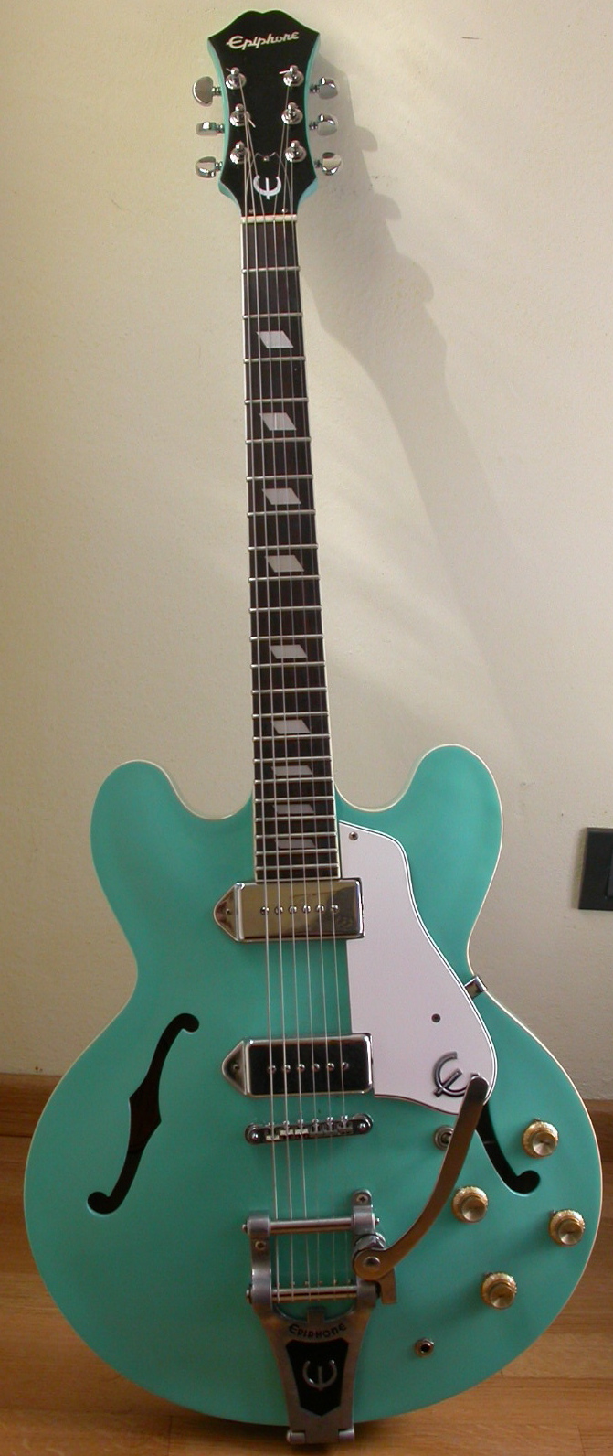 Epiphone Casino VT.jpg